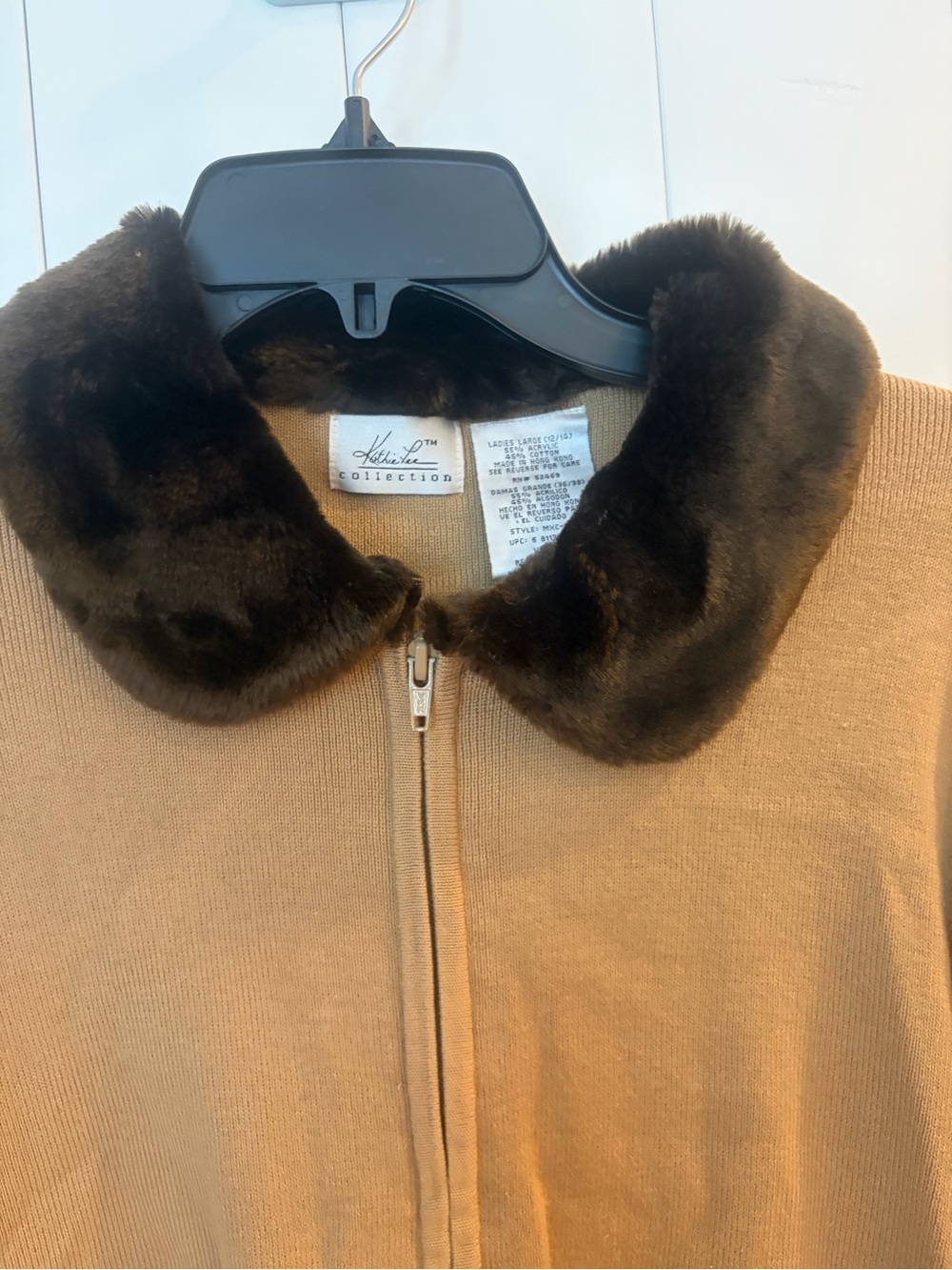 Vintage Camel Zip-Front Cardigan with Dark Brown Faux Fur Collar - Picture 4 of 6